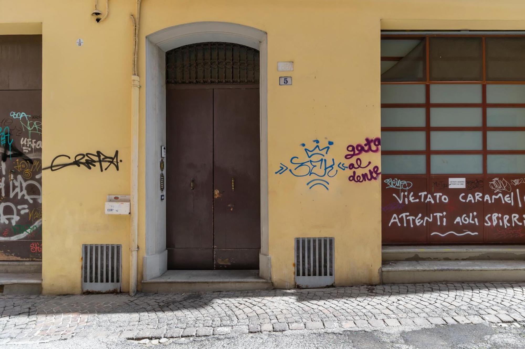 Apartment Amos - 5 Minutes From Piazza Maggiore Bolonha Exterior foto